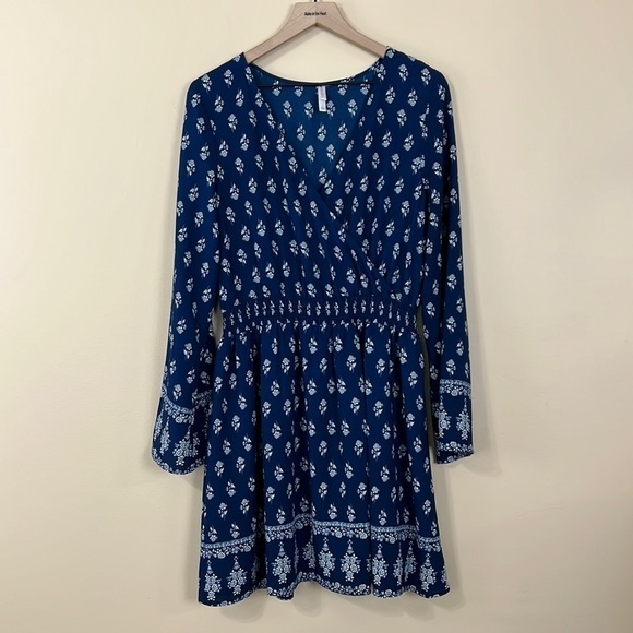 𝅺LIGHTWEIGHT long sleeve Patterned dress - Picture 1 of 6